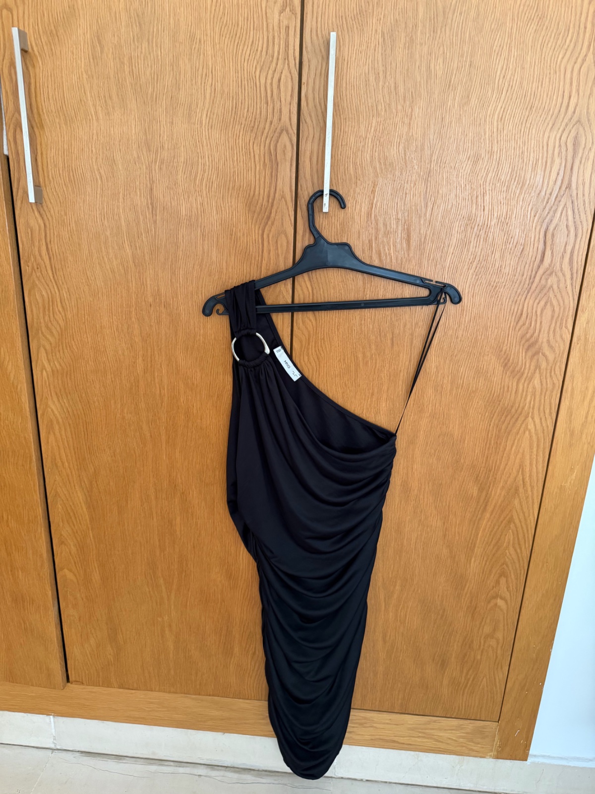Robe noire courte