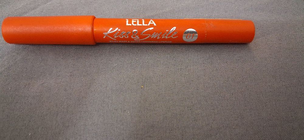 Crayon à lévre Lella