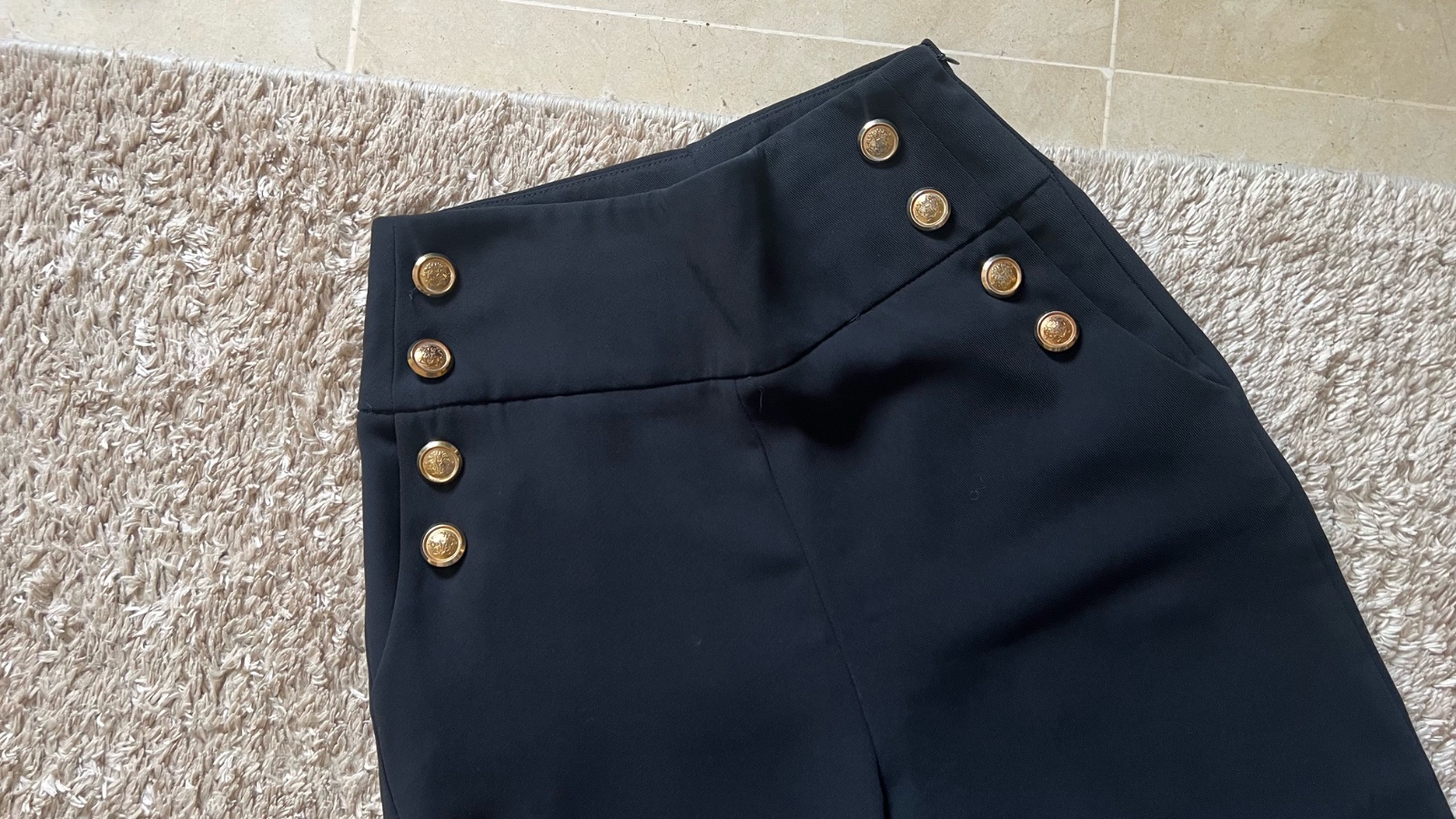 Pantalon noir coupe large super taille haute