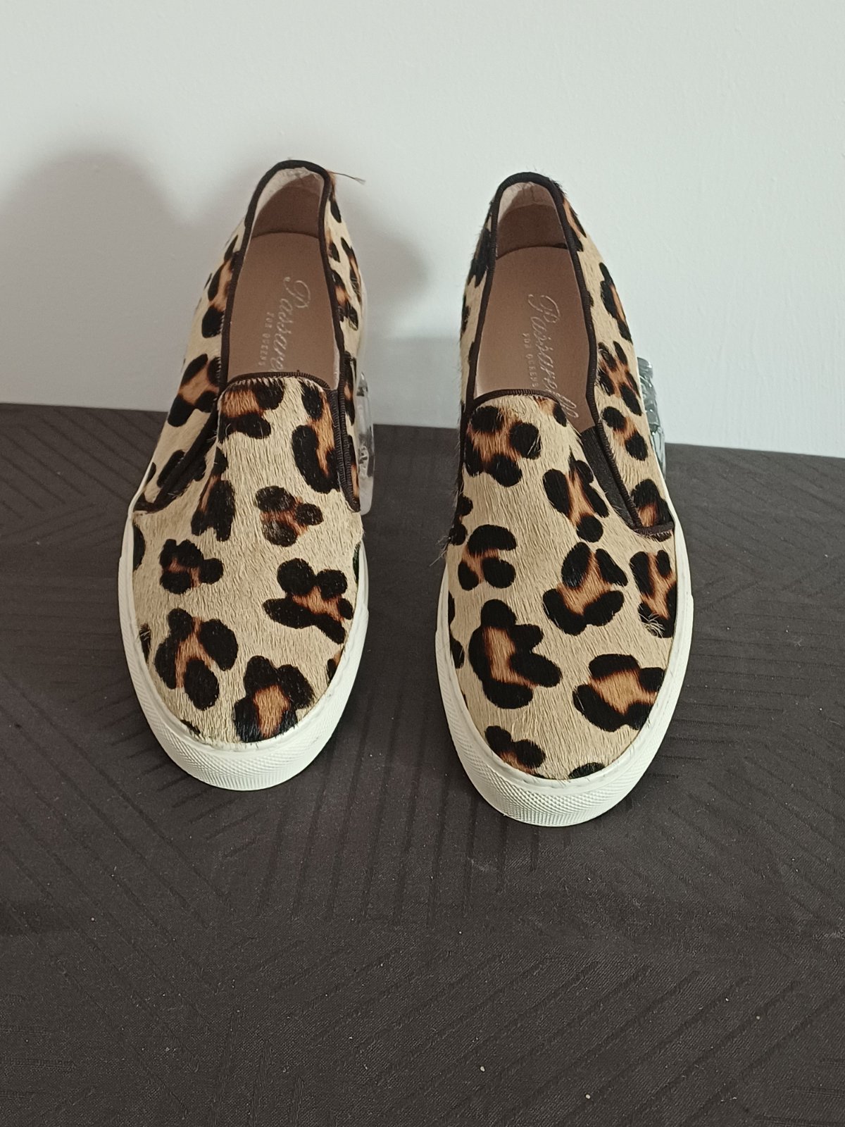Slip-on en poil à imprimé léopard 
