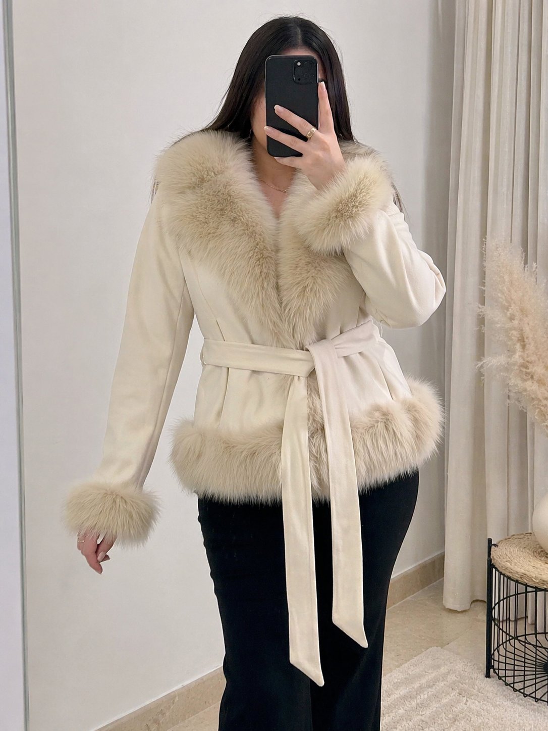 Veste chic avec fourrure – élégante et tendance 🤍✨