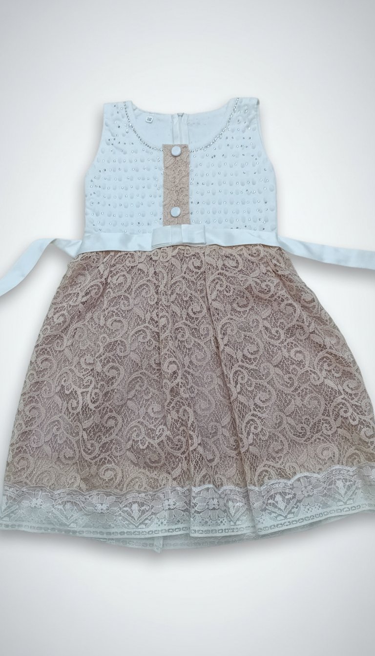 Lot de deux robes 8 ans en excellent état 