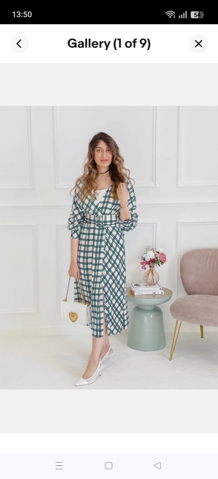 Robe mi-longue satinée à carreaux verts (style Zara) en excellent état 