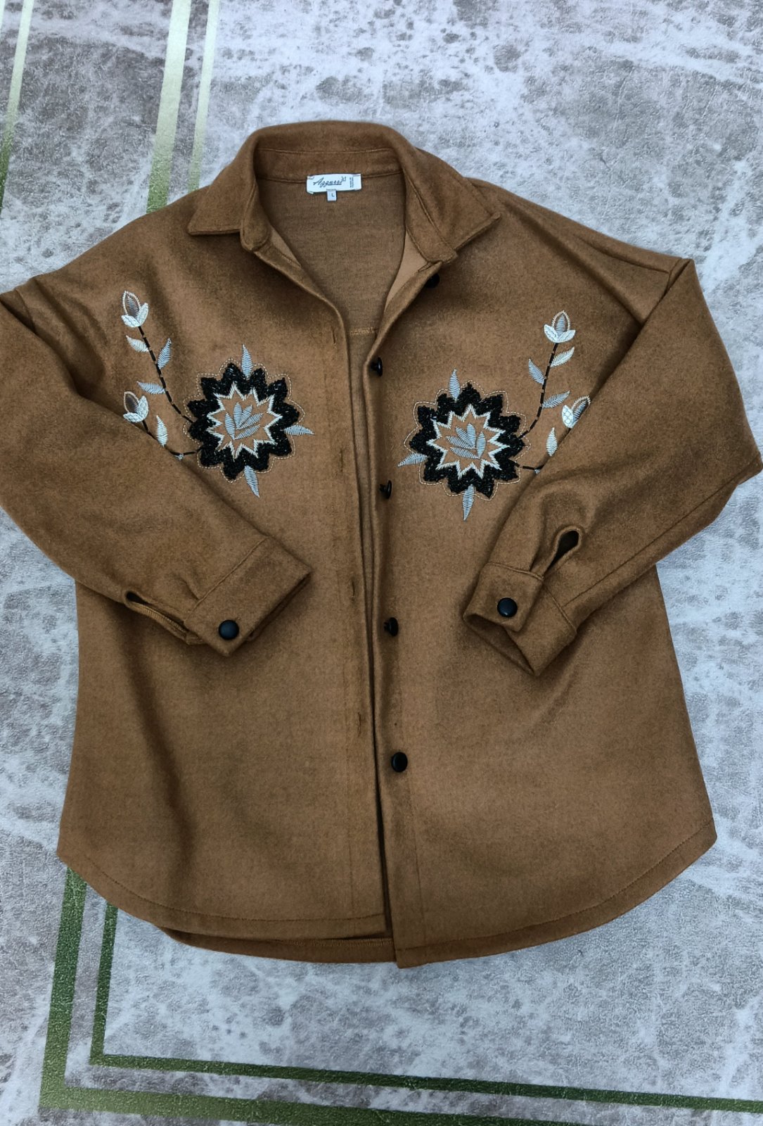 Sur chemise en cachemire en excellent état, très chic