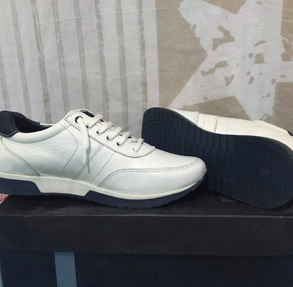 Chaussures blancs 