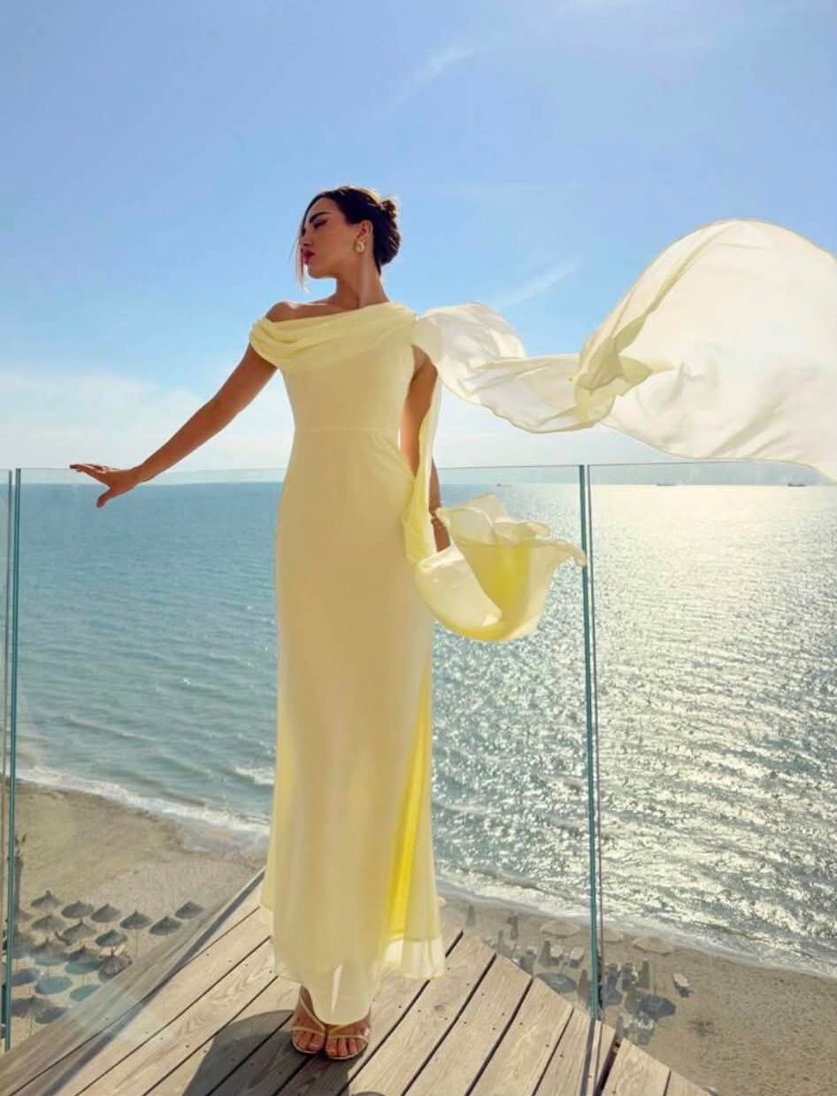 Robe jaune porté une seule fois 