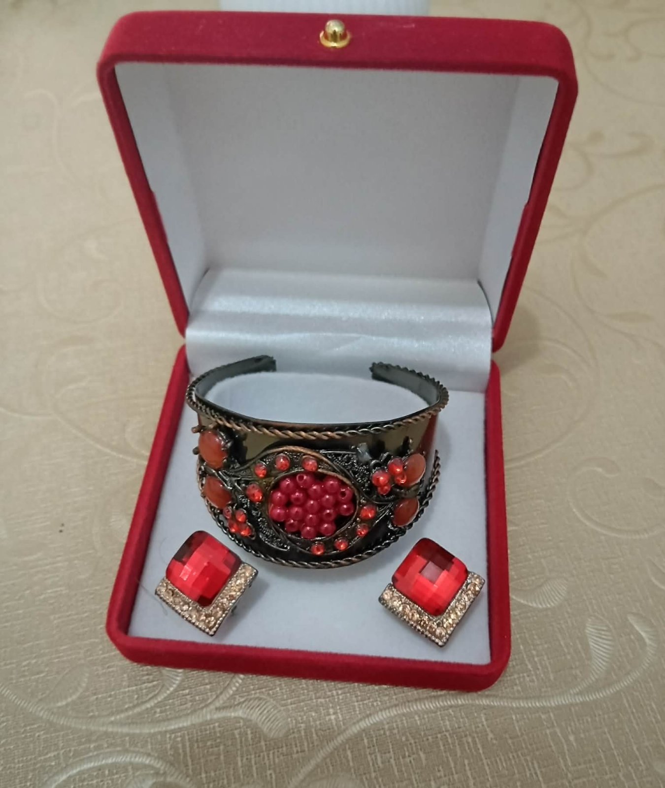 Superbe lot farda, boucles d'oreilles et couffin💐💖🥰 