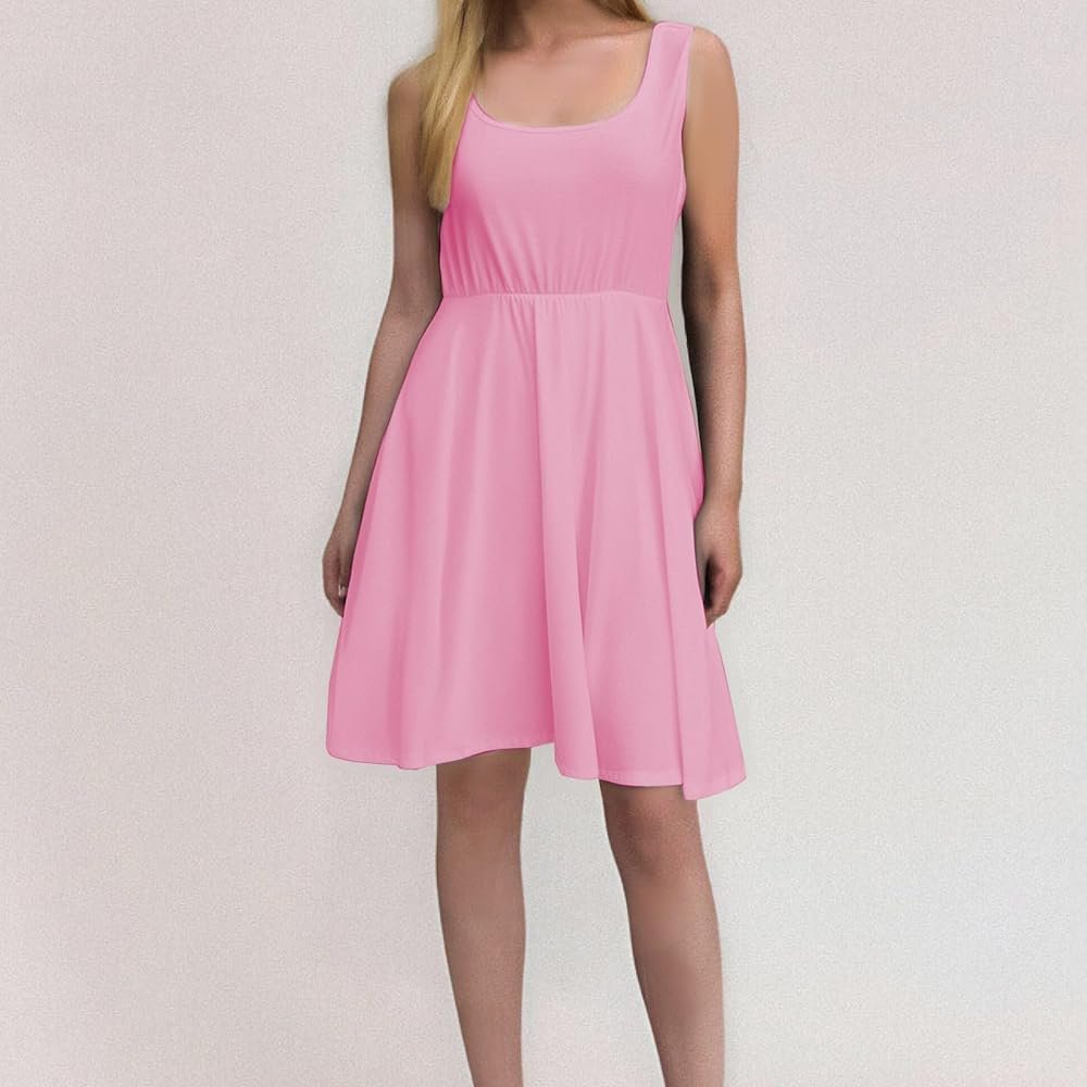 Une robe rose à col rond sans manches, avec une taille cintrée par une couture élastique.