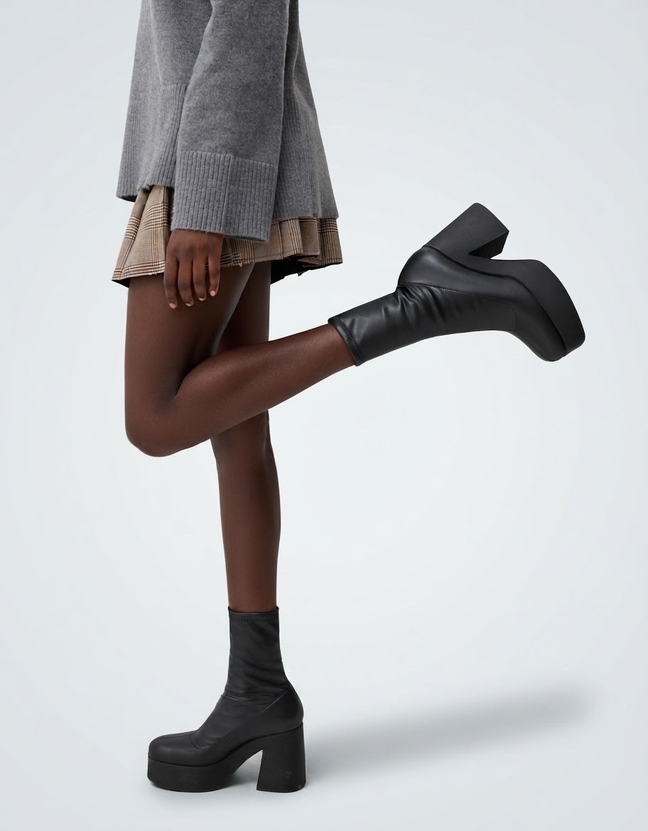Bottines à plateforme à talons hauts ajustées