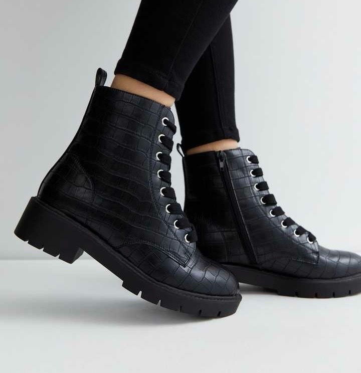 Bottines New Look à lacets effet croco
