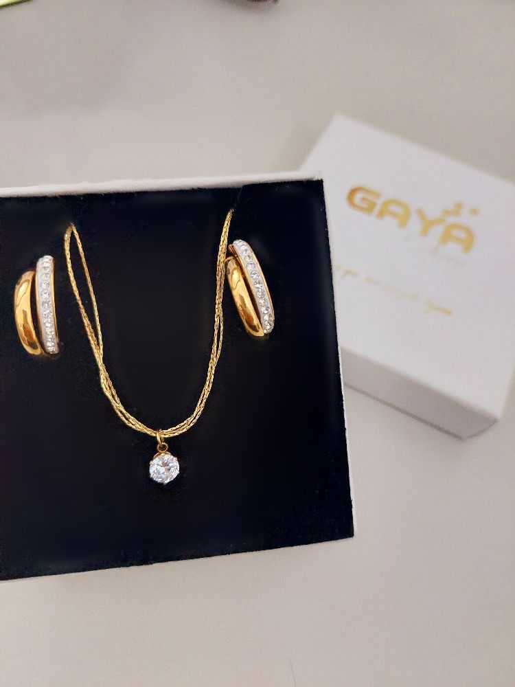 Parure (collier+boucles d'oreilles)