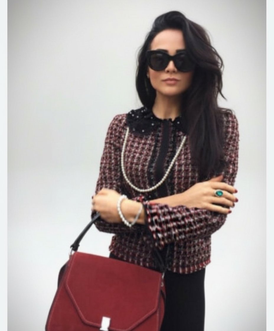 Trés jolie blazer tweed zara col claudine en dentelle avec perles