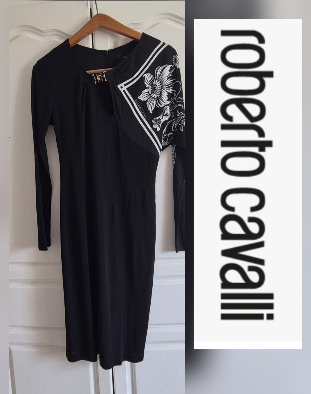 Sublime robe roberto cavalli class enclure V avec broche trés elegante 