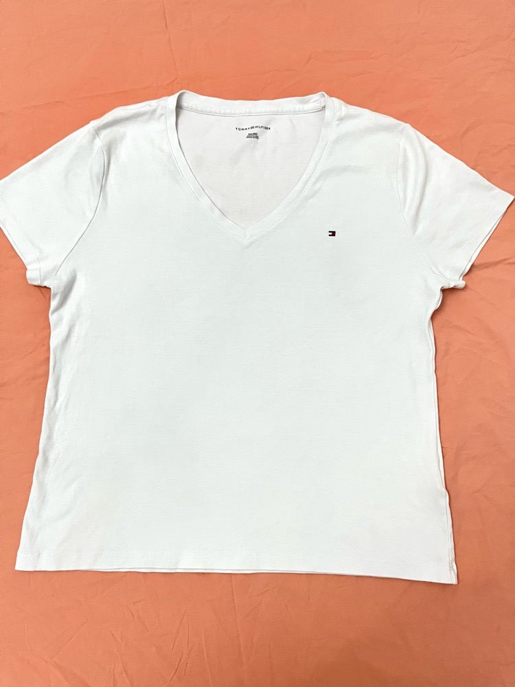 T-shirt Tommy Hilfiger🤍profitez des promos dabchy