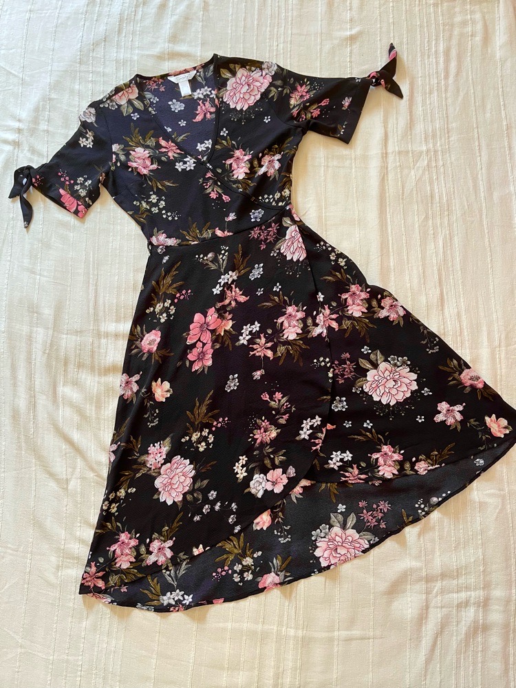 Robe croisee asymetrique neuuuuve🖤profitez des promos dabchy