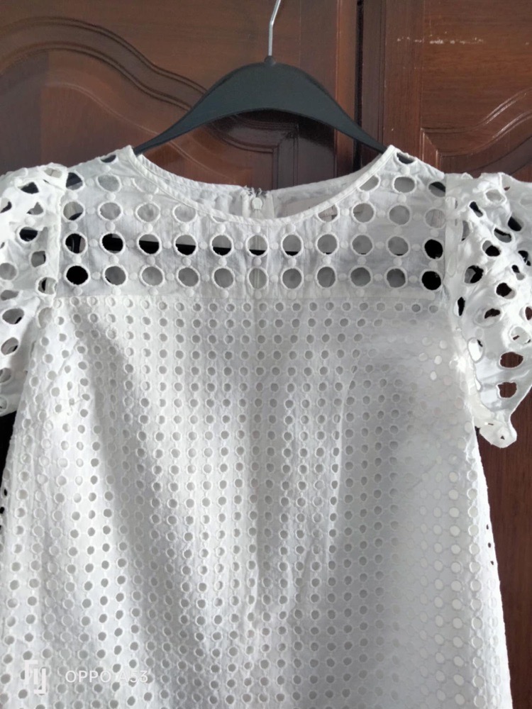 Magnifique robe en broderie anglaise toute neuve🌸🌸profitez des remises dabchy