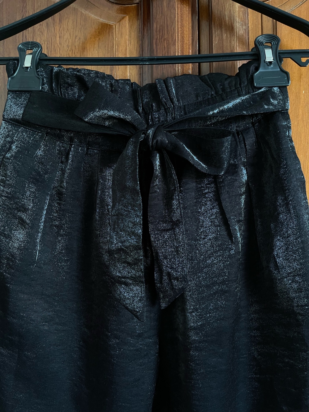 Pantalon carotte tissu briant neuuuf🖤profitez des promos dabchy