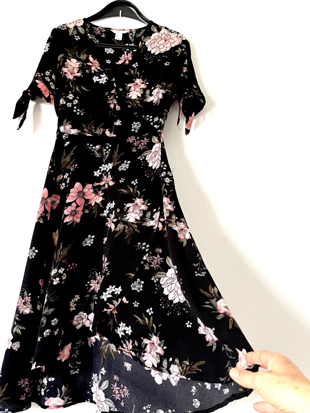 Robe croisee asymetrique neuuuuve🖤profitez des promos dabchy 🌺profitez des promos dabchy