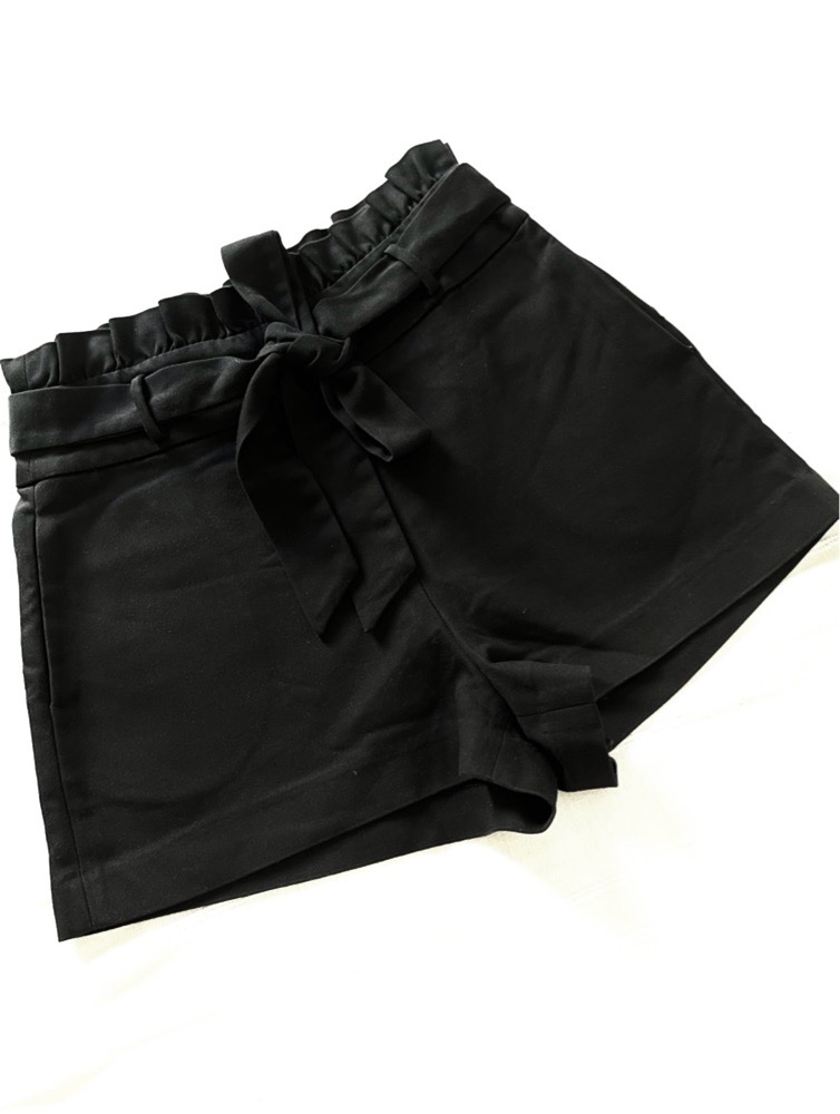 Short  a taille froncee et ceinture🖤profitez des promos dabchy