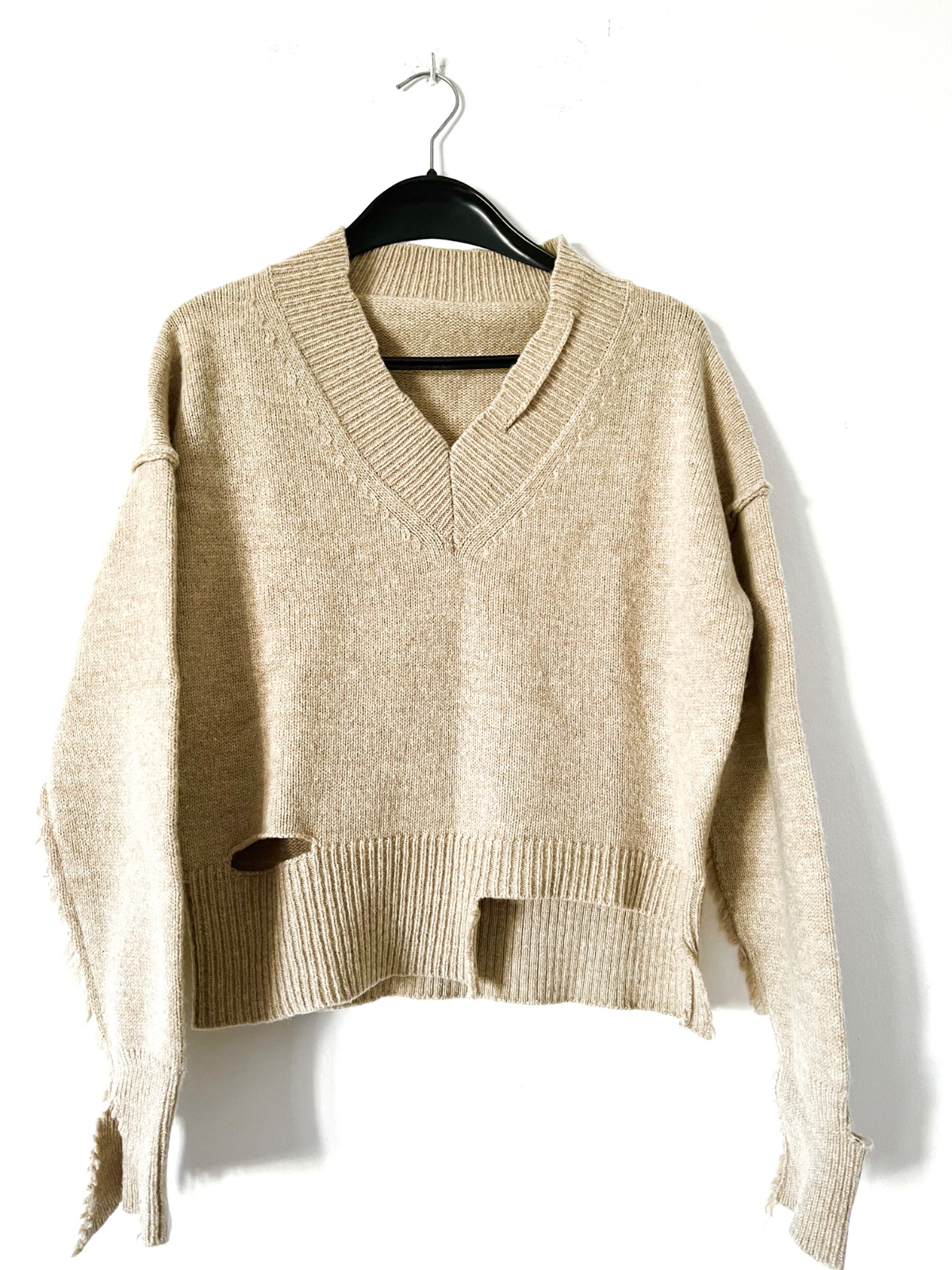   Pull déchiré en mailles,  jupevendue très original🌼profitez des promos dabchy🌼