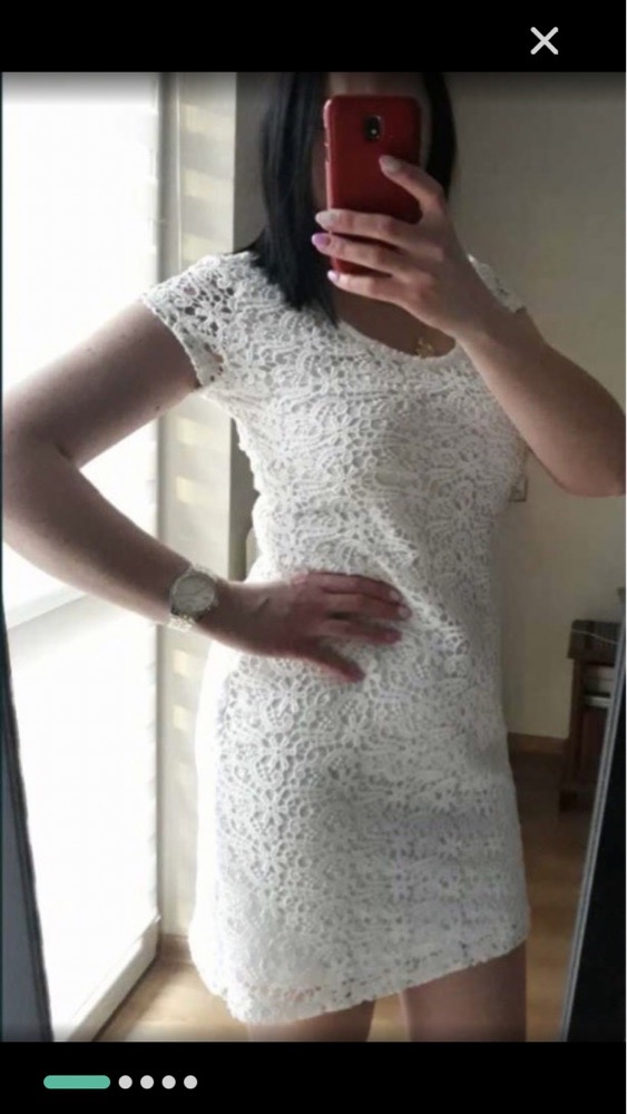 Robe ajustée Reserved. profitez de la remise Dabchy