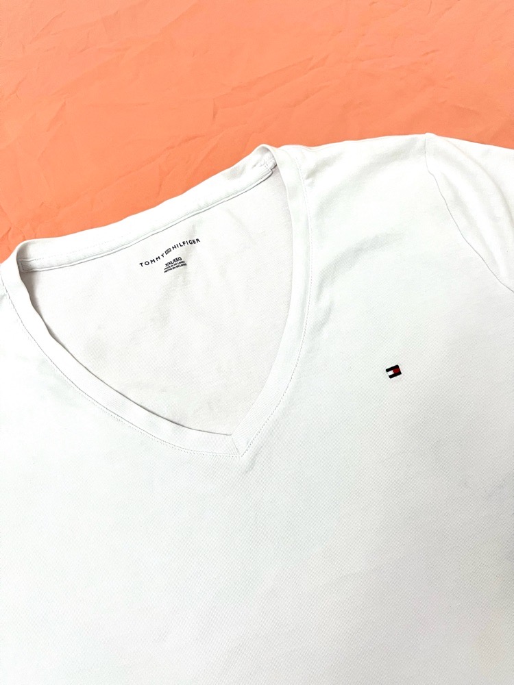 T-shirt Tommy Hilfiger🤍profitez des promos dabchy