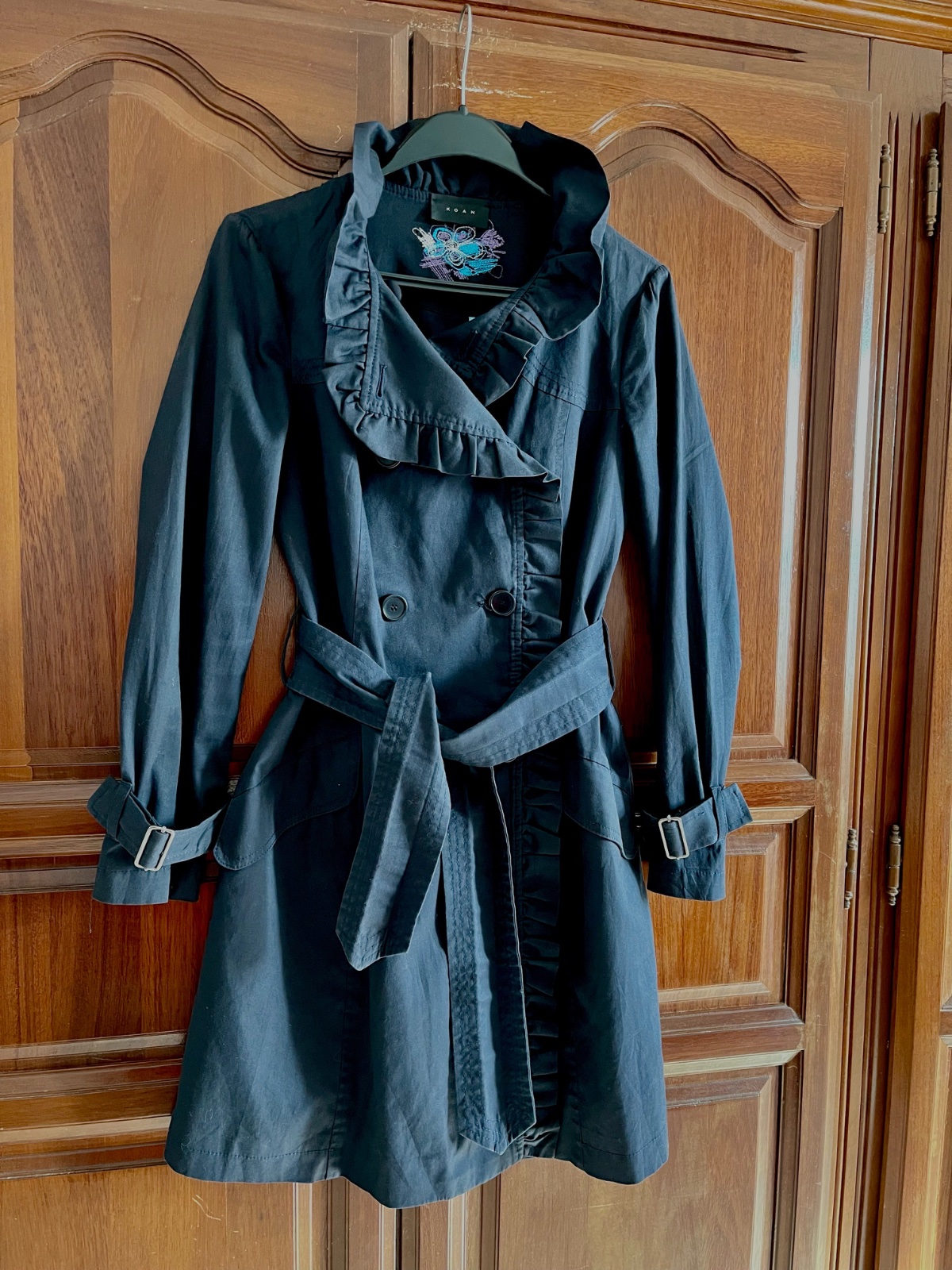 Trench Koan avec volants 💙profitez des promos dabchy