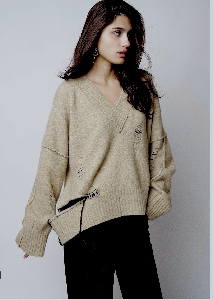   Pull déchiré en mailles,  jupevendue très original🌼profitez des promos dabchy🌼