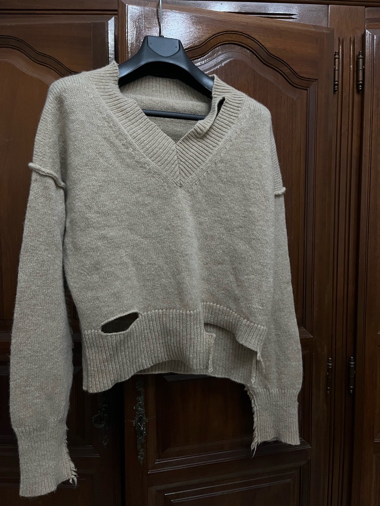Pull déchiré en mailles,  jupevendue très original