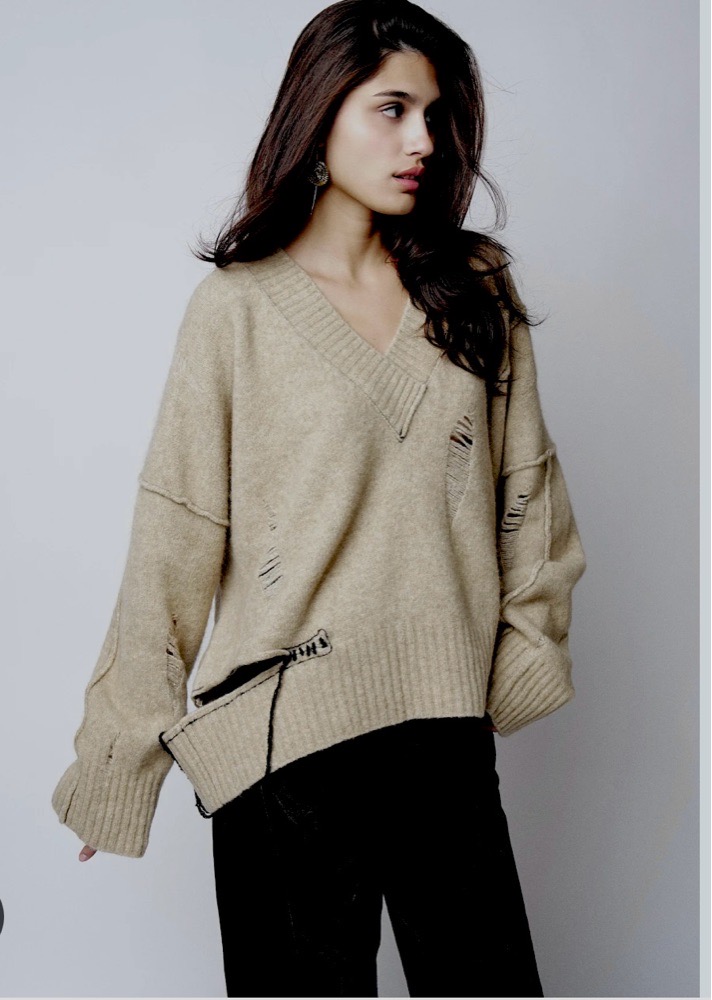   Pull déchiré en mailles,  jupevendue très original🌼profitez des promos dabchy🌼