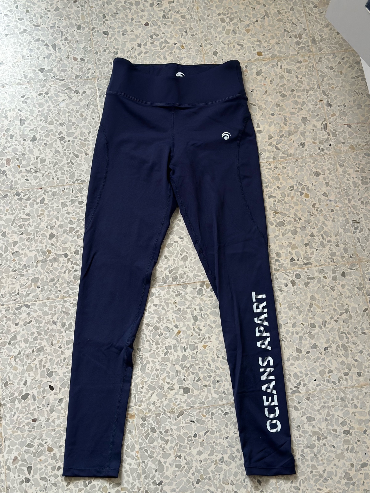 Legging oceans apart