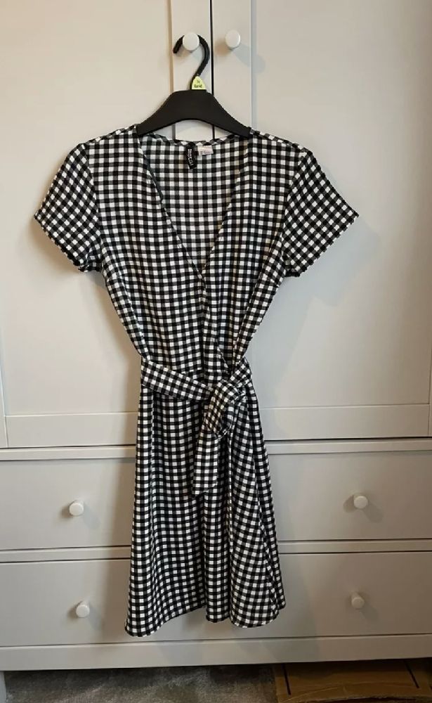 Robe so cute à carreaux noire et blanche 🖤🤍🐈‍⬛🌹style portefeuille