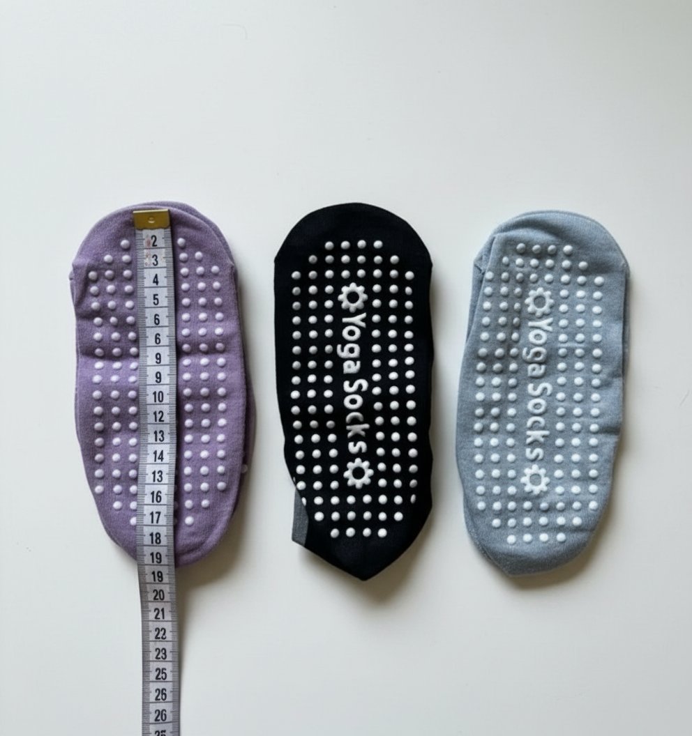 Pilates: 3 pairs of mixed color yoga and pilates socks