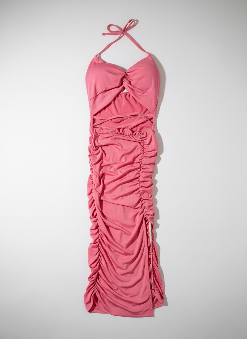 Robe dos nu et ajustée en trés bon etat porté une seule fois