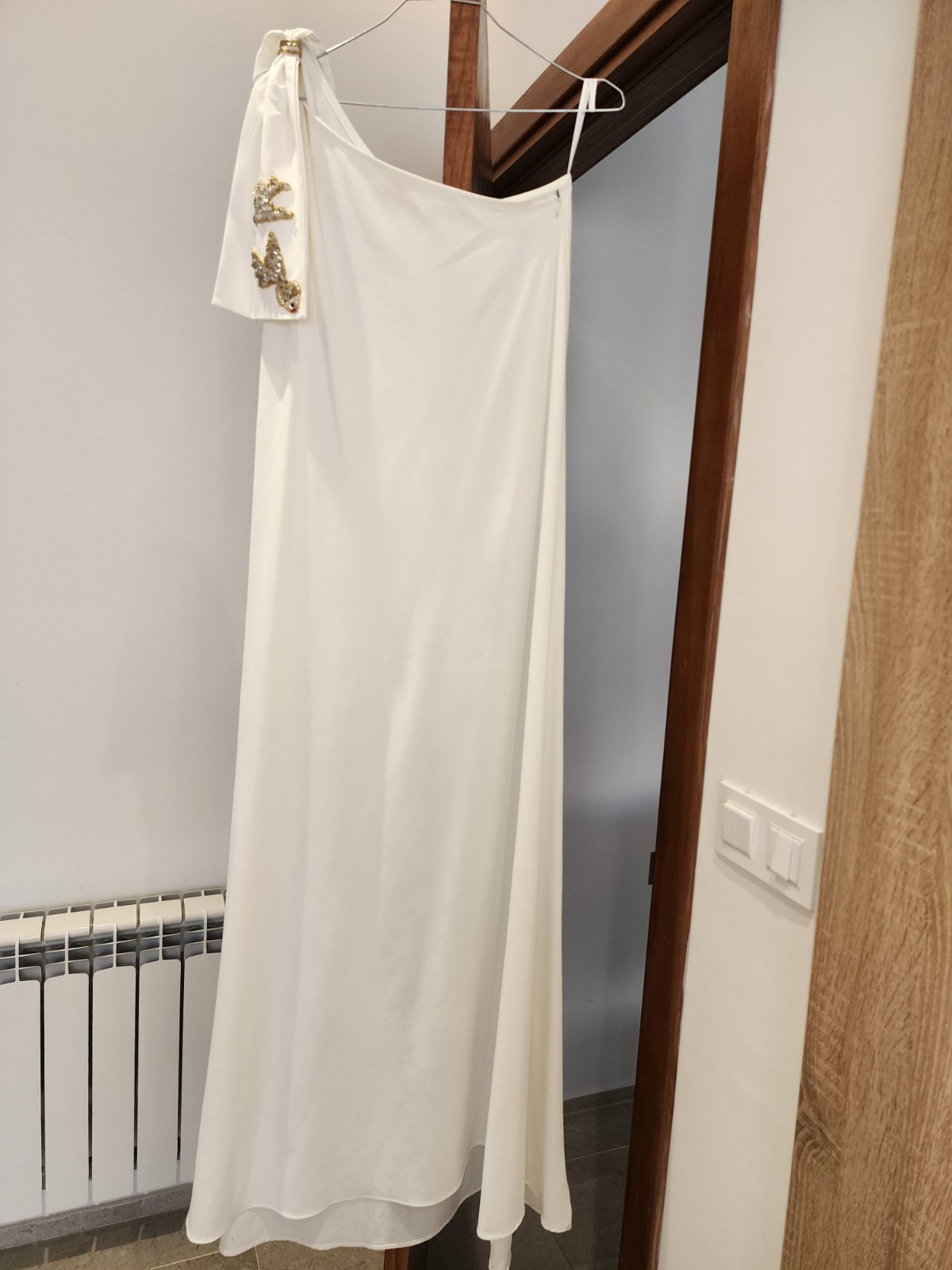 Robe AShai de creation fluide quasi neuve portée unr seule fois