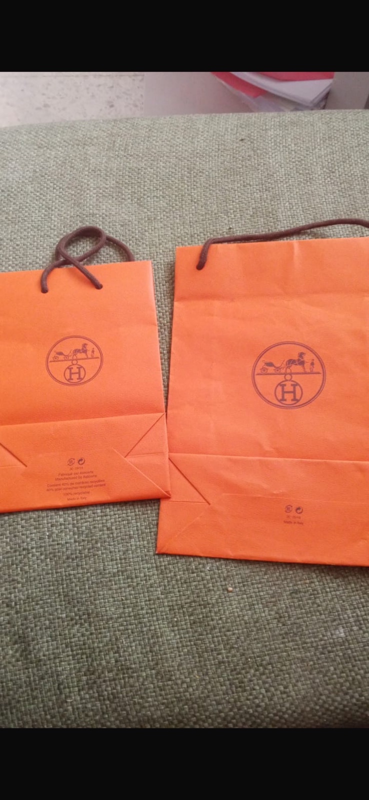 Sacs cartonnees Hermes autentiques