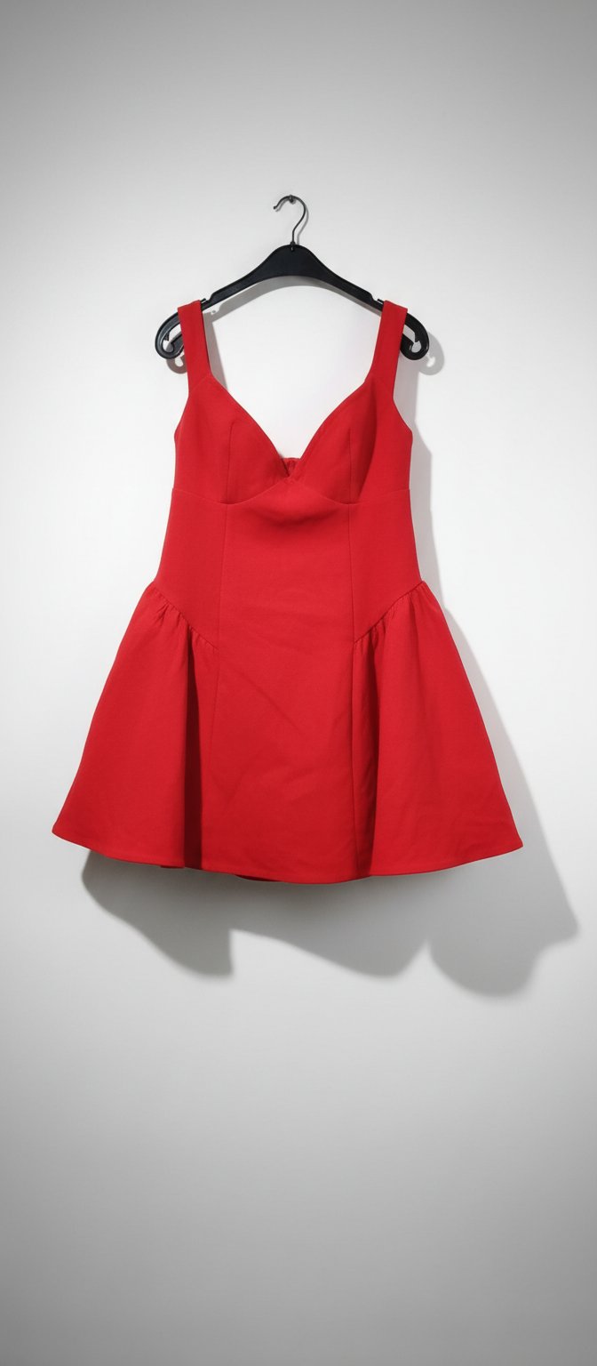 Robe rouge jamais porté neuf 