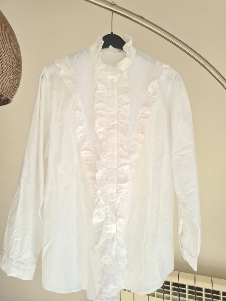 Chemise a broderie anglaise