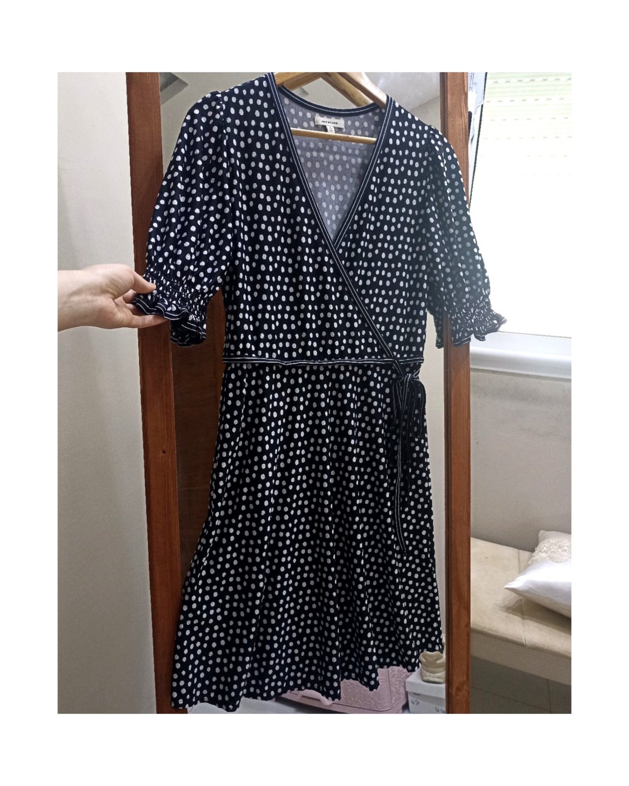 Une très belle robe à pois croisée