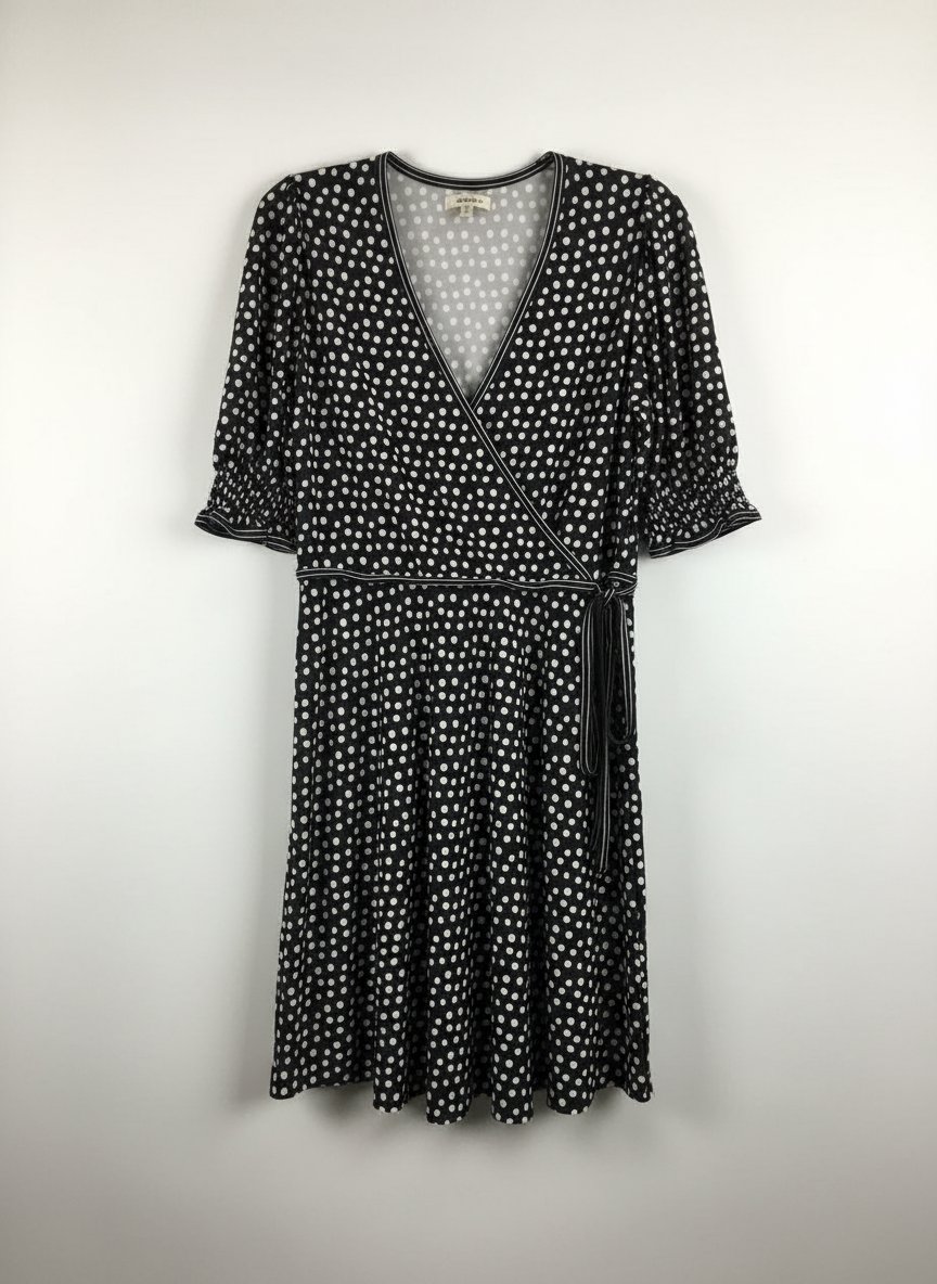 Une très belle robe ''Max Studio'' en très bon état 