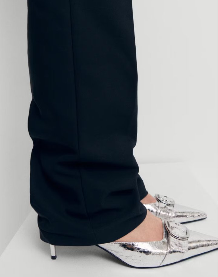 Metallic heeled shoe with buckle pointure 39
