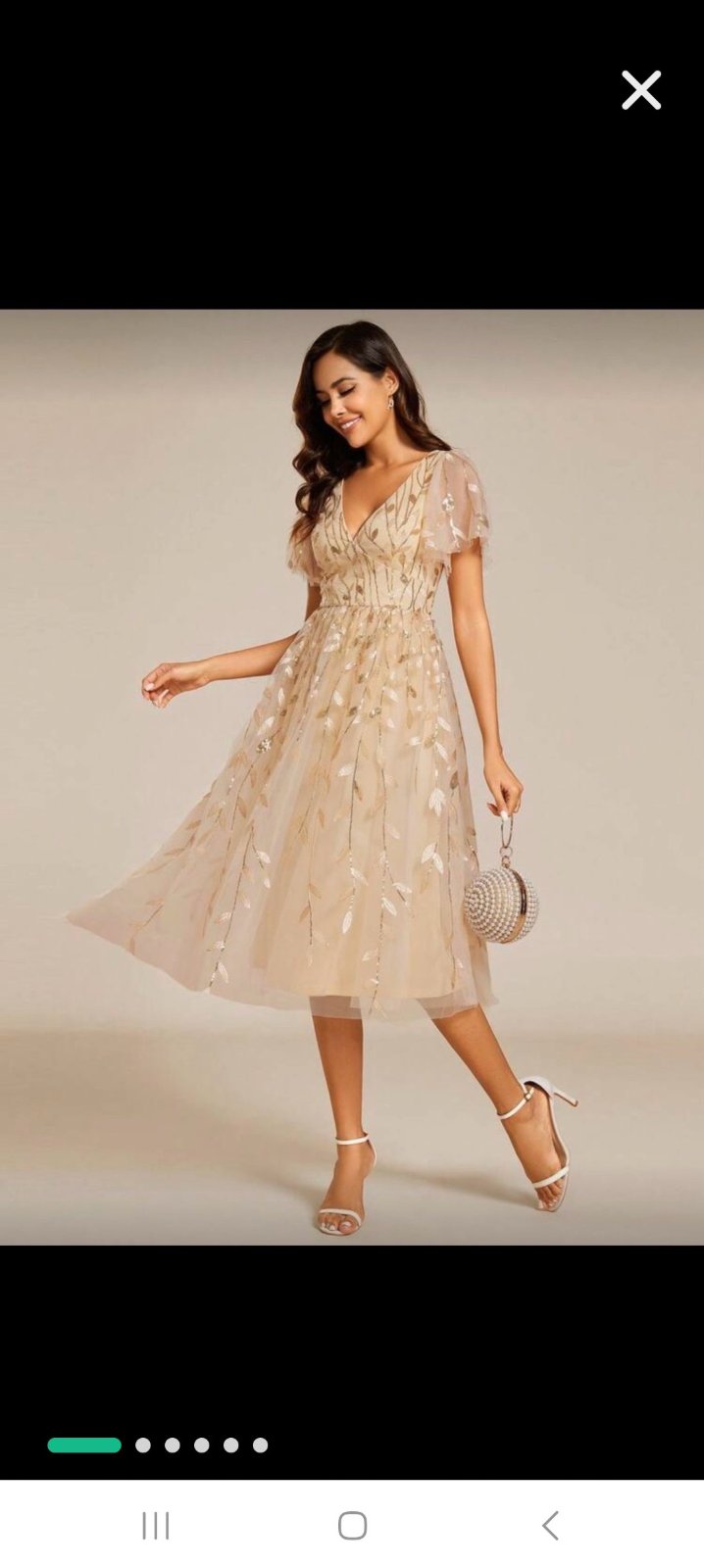 Robe dorée légère neuve sans étiquettes 