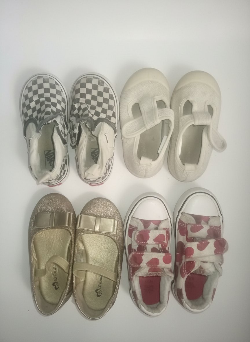 Lot de 4 chaussures enfants 