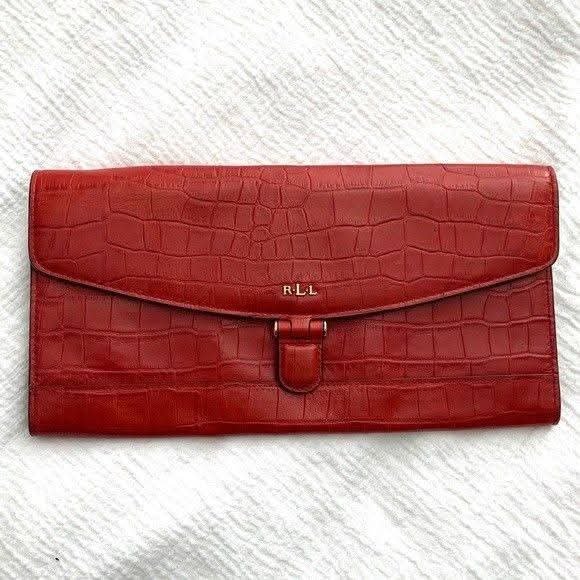 Pochette Bellport en cuir rouge bordeau façon crocodile 