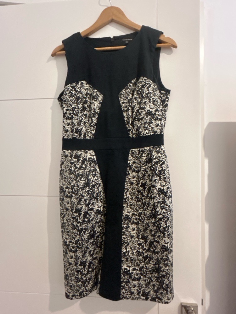Robe Warehouse Noir et Blanc 