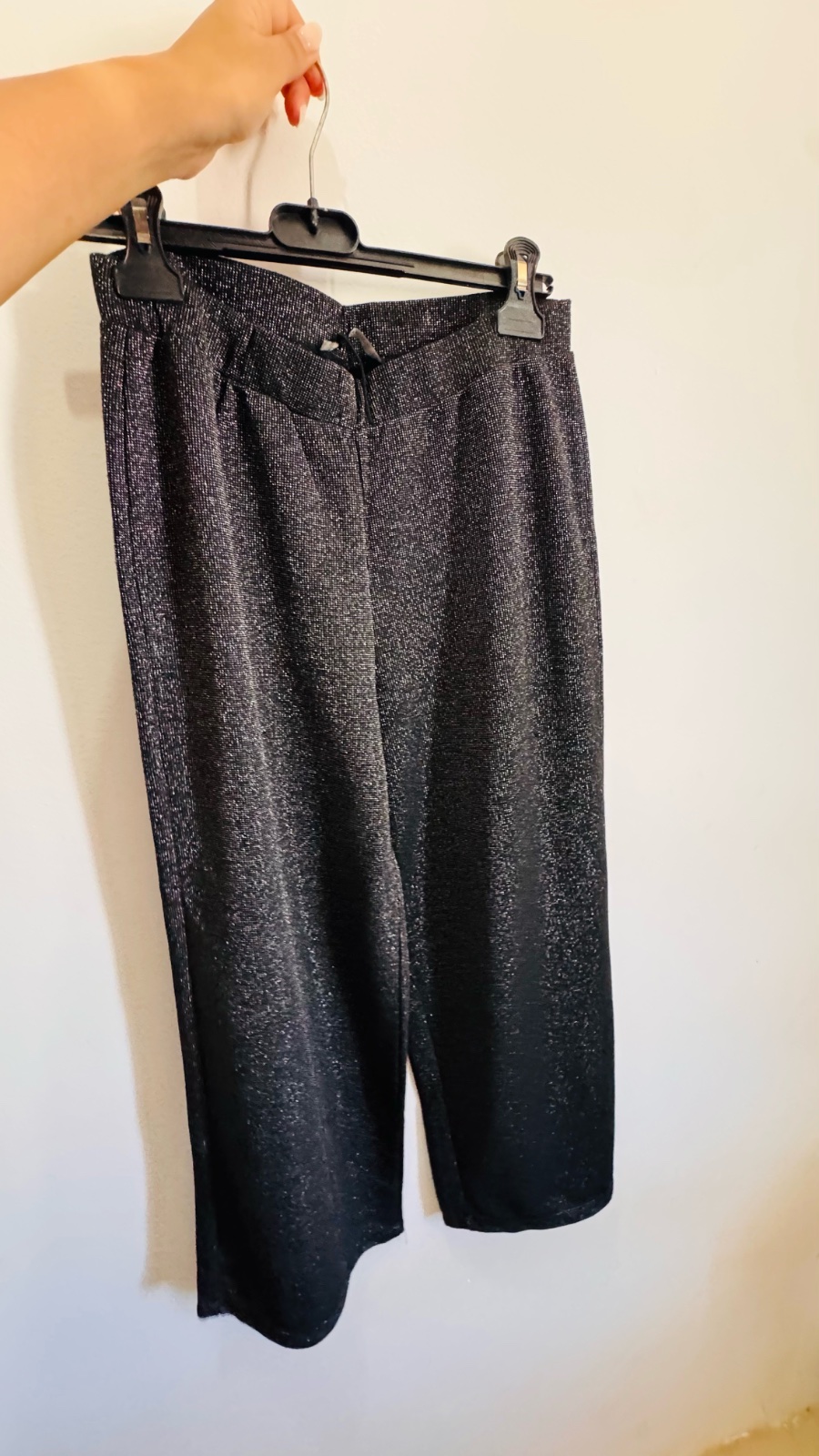     Pantalon porte-cheville noir