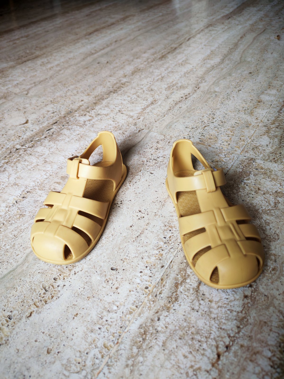 Sandales pour fille ou garçon