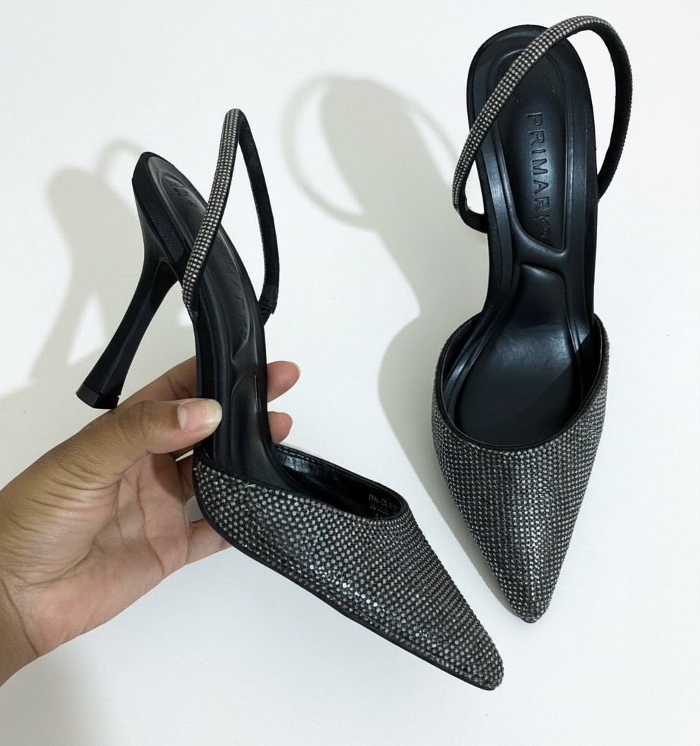 Un tres joli escarpin soireé de la marque PRIMARK jamais portée