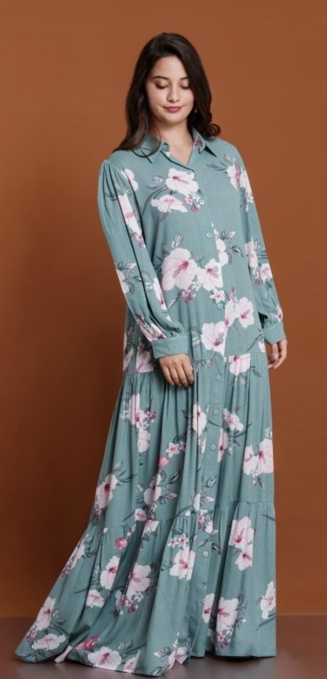 Robe longue à imprimé floral de couleur vert avec des motifs de fleurs blanches et roses
