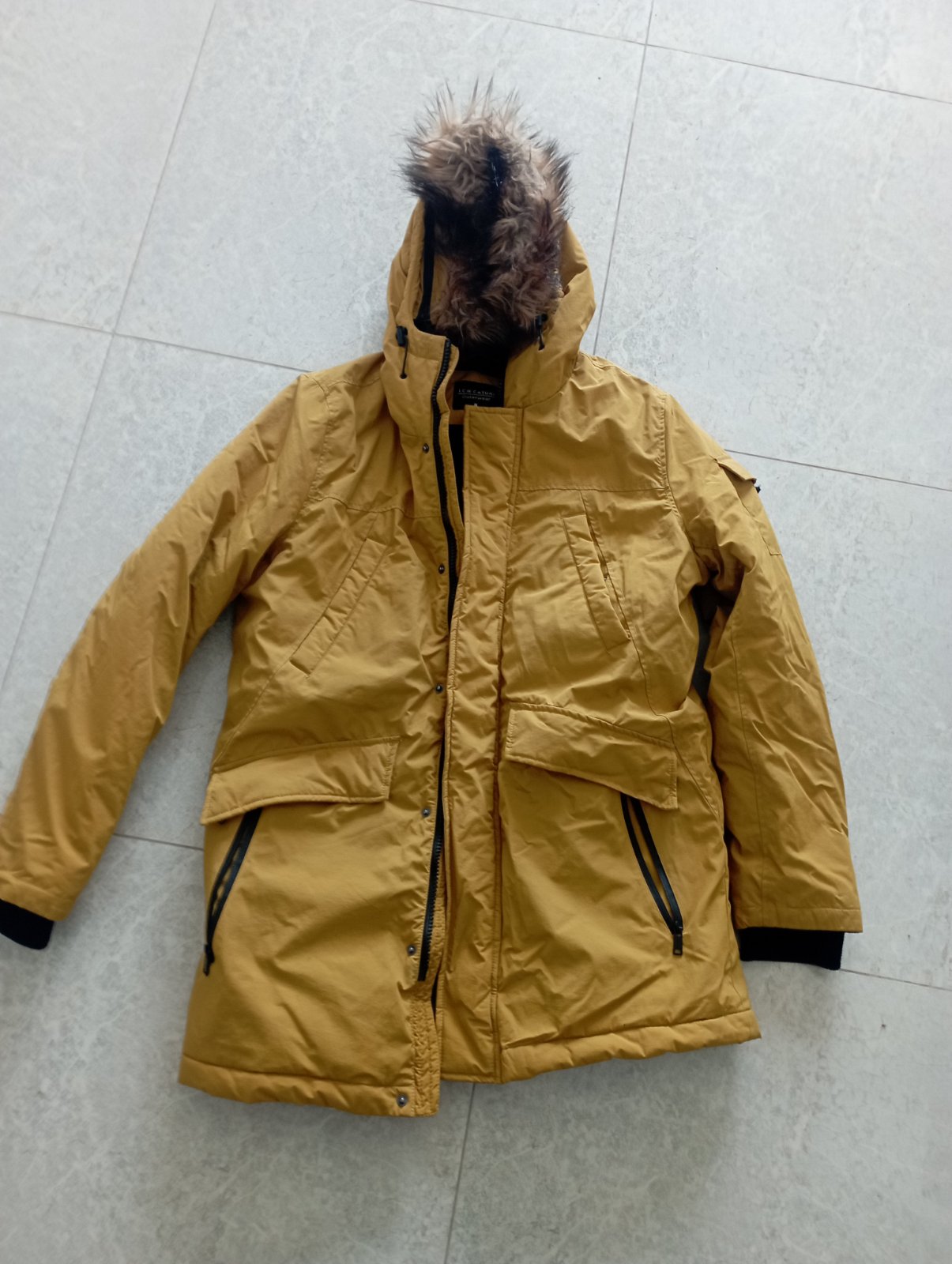 Manteau jaune